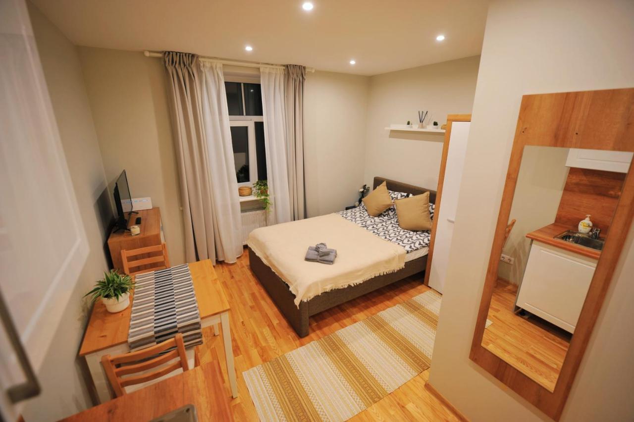 Central Comfort At Hanzas Residence, Stay Near Cafes, Bars, Museums & Esplanade Riga Exteriér fotografie