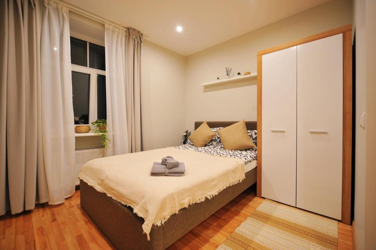 Central Comfort At Hanzas Residence, Stay Near Cafes, Bars, Museums & Esplanade Riga Exteriér fotografie