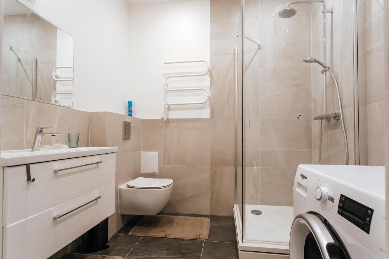 Central Comfort At Hanzas Residence, Stay Near Cafes, Bars, Museums & Esplanade Riga Exteriér fotografie